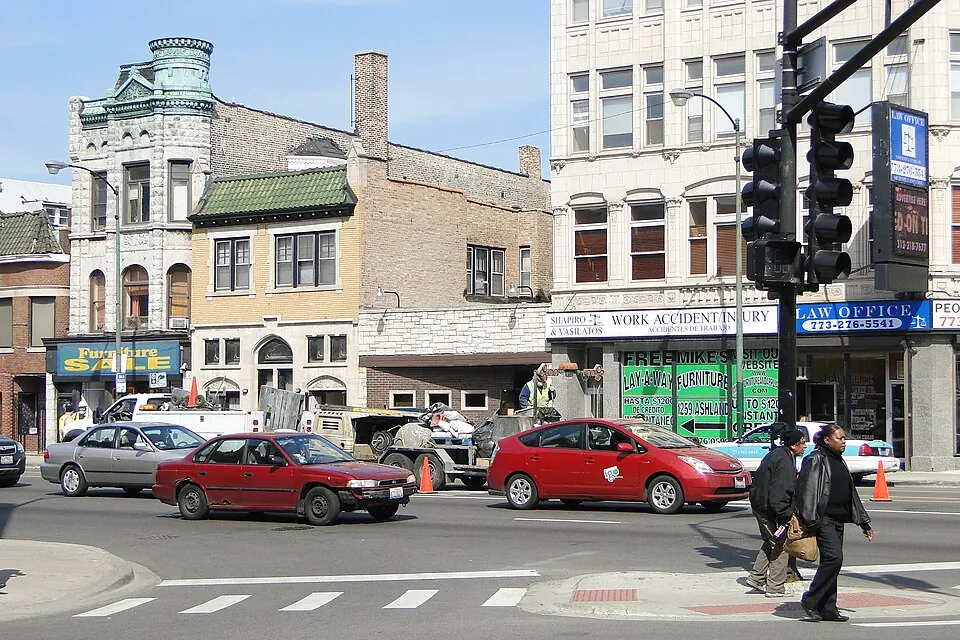 Traffic at the corner of Division Street and Milwaukee Avenue in West Town